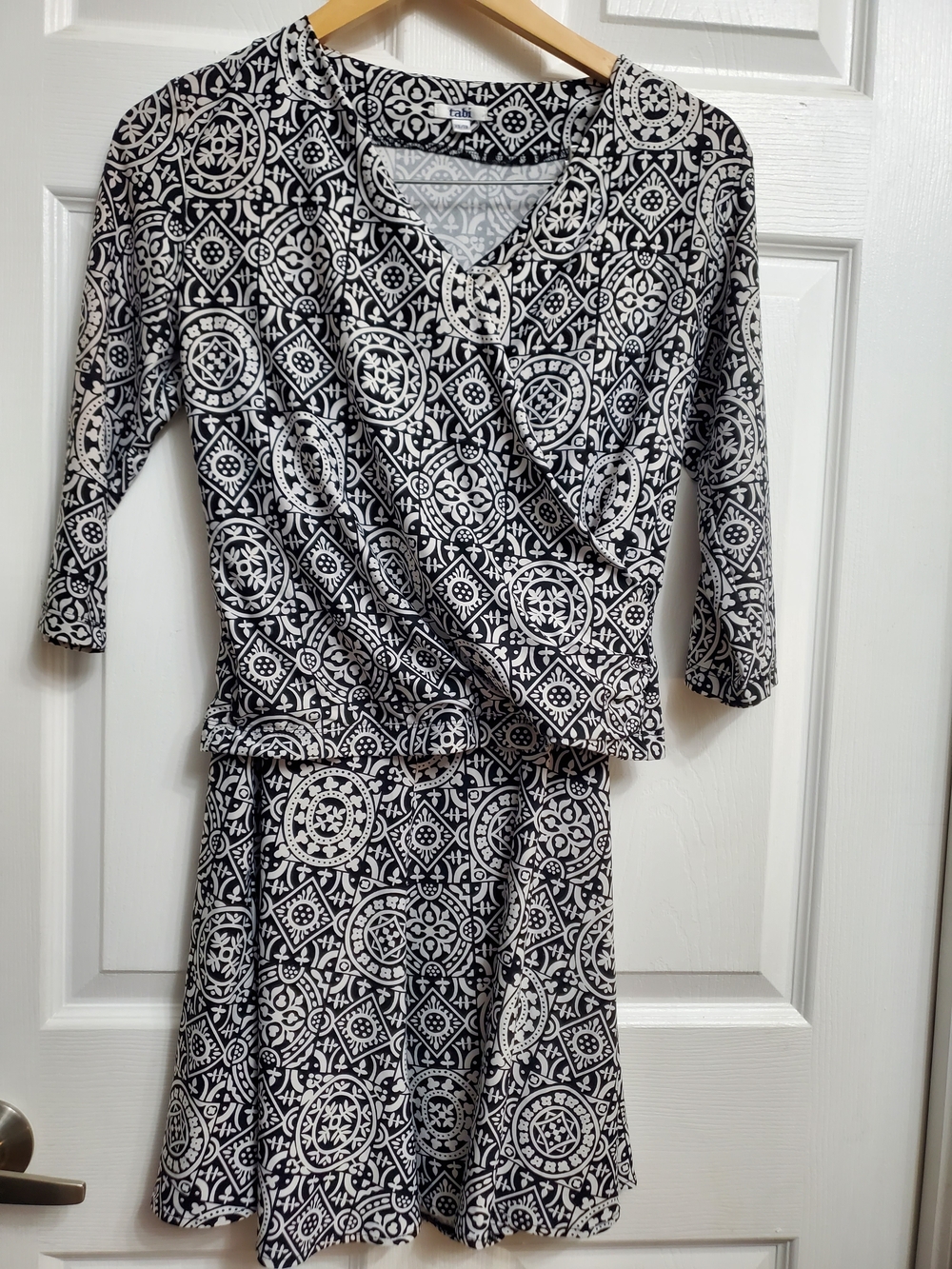 Tabi Black & White Patterned Shirt & Skirt - SIZE XS